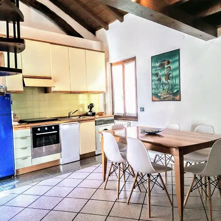 Apartment Family&group Attic Late Check-in Free Luggage *