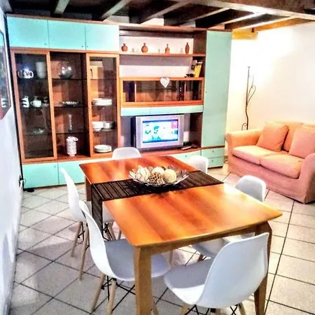 Family&group Attic Late Check-in Free Luggage Appartement